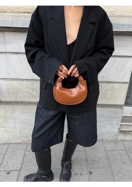 Ilot.ıstanbul | Taba Yarım Ay Mini Hobo Çanta Gold Zincir Detaylı Parlak Omuz ve El Çantası fırsatları