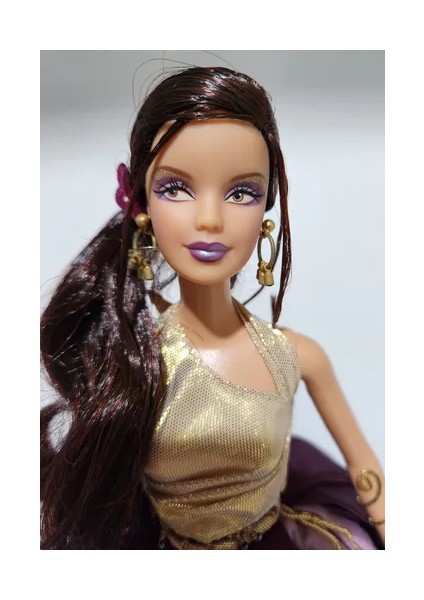 Designer Spotlight™ By Katiana Jimenez B0836 2002