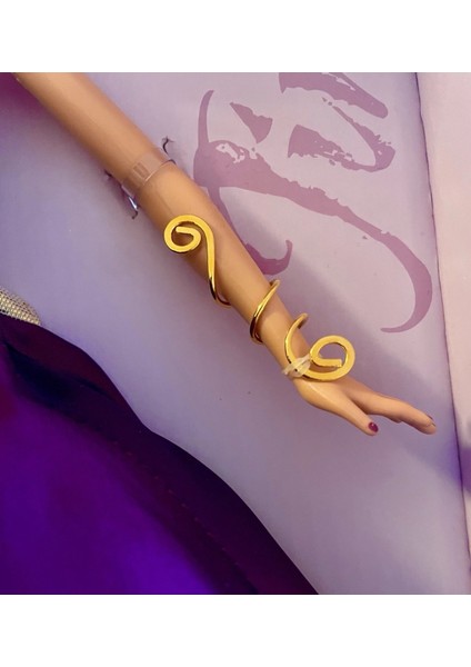 Designer Spotlight™ By Katiana Jimenez B0836 2002