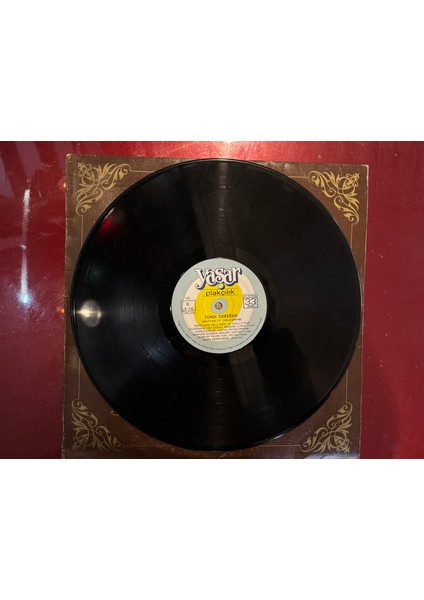 Ferdi Özbeğen - Seviyorum Delicesine - 1983 Dönem Baskısı Lp Plak 8 Puan fiyatları