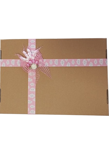 Hoşgeldin Kız Bebek, Kedi Figürlü Kadife Tulum, Örgü Triko Battaniye, Pembe Ponpon Çorap Hediye Seti indirimleri