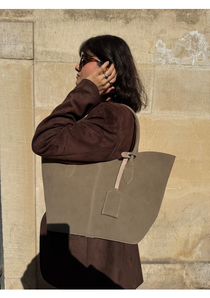 Ilot.ıstanbul | Mat Süet Görünümlü Casual Tote Omuz Çantası Büyük Boy Bej-Taupe Günlük