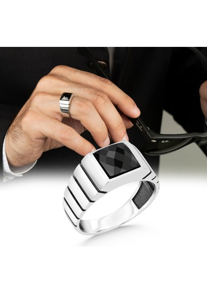 925 Ayar Gümüş Yüzük Siyah Faset Kesim Zirkon Taşlı fiyatları