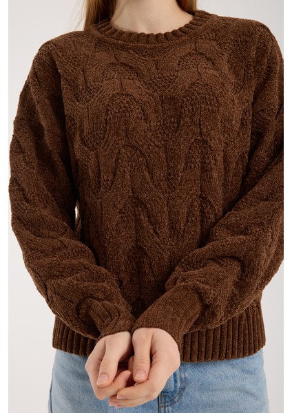Kadın Acı Kahve Şönil Kadife Saç Örgü Desenli Bisiklet Yaka Triko Kazak