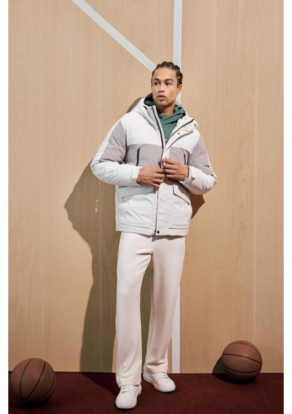 Su İtici Regular Fit Kapüşonlu Rüzgar Geçirmez Mont E9489AX25WN fiyatları