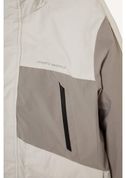 Su İtici Regular Fit Kapüşonlu Rüzgar Geçirmez Mont E9489AX25WN fırsatları