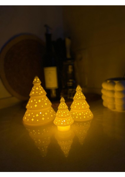 Yılbaşı Temalı Işıklı Çam Ağacı Biblo Seti, Beyaz, 3'lü, Dekoratif Parçalar modelleri