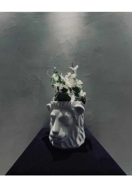 Dekoratif Aslan Başlı Saksı – 20X20 cm Polyester Vazo, Sanatsal Ev ve Ofis Aksesuarı