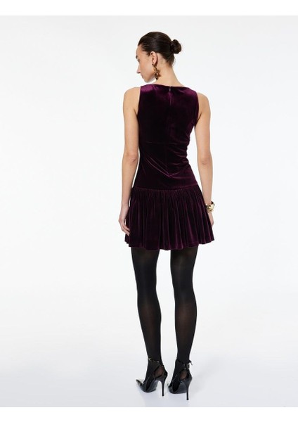 Bisiklet Yaka Kolsuz Rahat Kesim Pileli Mini Elbise (Aw 25) fırsatları