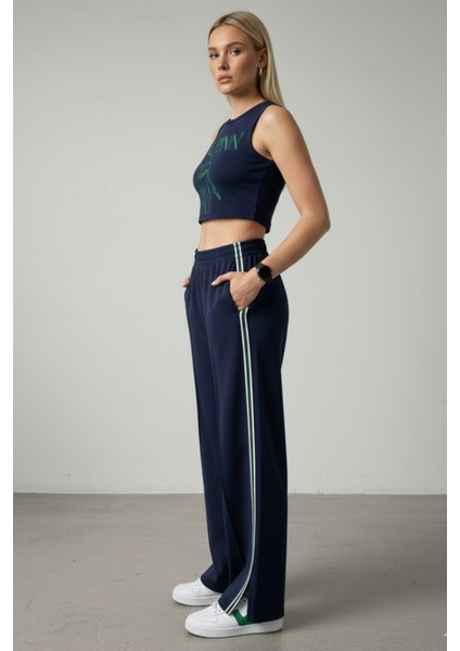 Kadın Lacivert Bol Paça Yanı Şeritli Spor Eşofman Alt- Pantolon - Kadın Eşofman Altı fiyatları