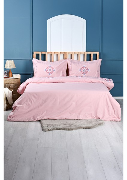 Kanaviçe Nakışlı %100 Pamuk Nevresim Takımı