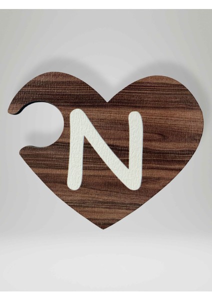 N Harfi (Sağ Parça) – Ahşap Puzzle Kalp Harf Magnet – Buzdolabı Süsü – Ikili Uyumlu (KOD:1022)