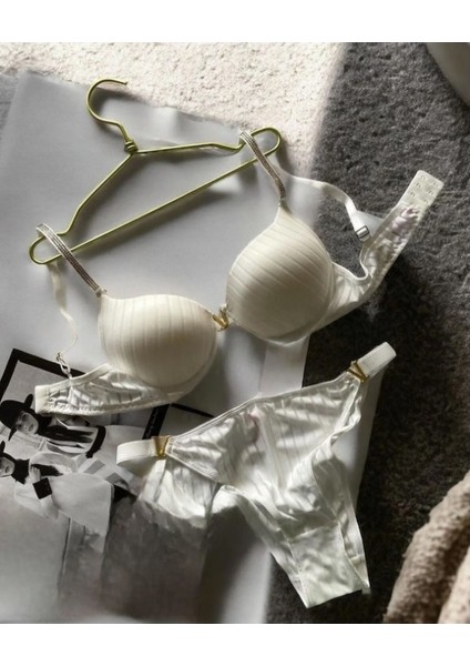 Lusi Store Şık Dolgulu Sütyen Takımı fırsatları