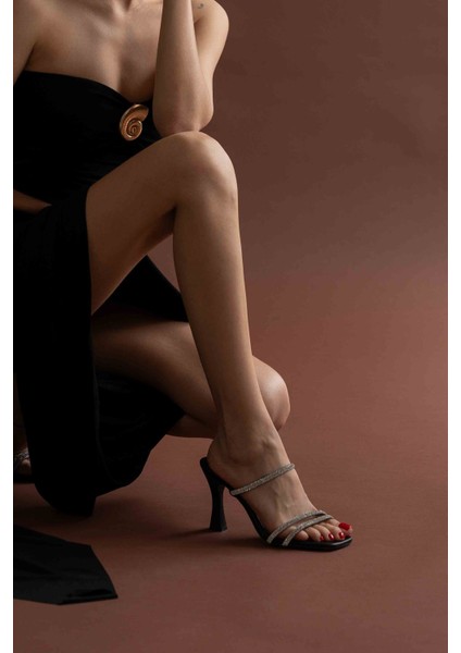 Alvina Siyah Taşlı Ince Bantlı Kadın Topuklu Terlik