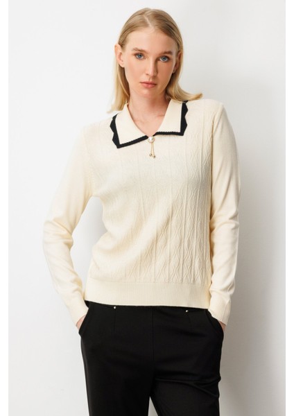 Yakası Aksesuar Detaylı Triko Kazak 65363-26K