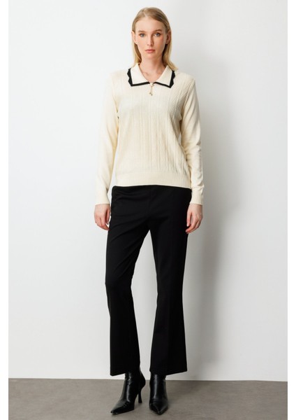 Yakası Aksesuar Detaylı Triko Kazak 65363-26K modelleri