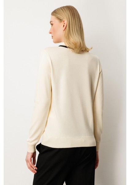 Yakası Aksesuar Detaylı Triko Kazak 65363-26K fırsatları