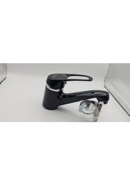 40'lık Siyah Lavabo Gövde Bataryası modelleri