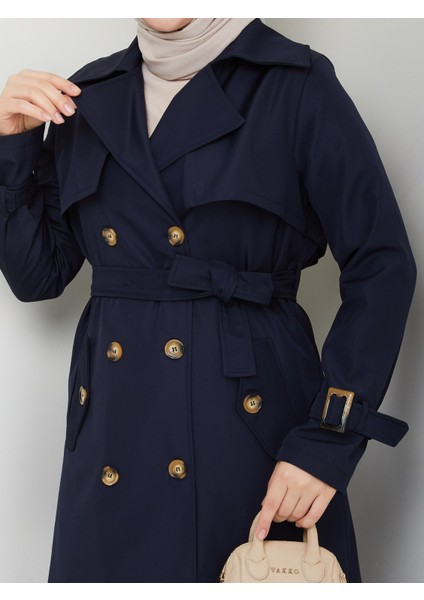Kadın Lacivert Arkası Düğmeli Trençkot fırsatları