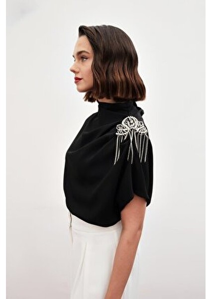 Kadın Tek Omuz Aksesuarlı Salaş Bluz - Siyah Dik Yaka Günlük Kullanım İçin