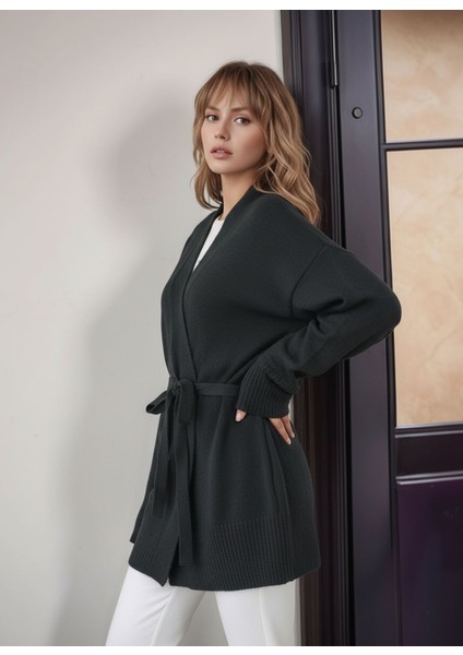 Kadın Tesettüre Uygun Midi Boy Kruvaze Kapama Kuşaklı Uzun Kol Cepli Spor Şık Triko Hırka Ceket fiyatları