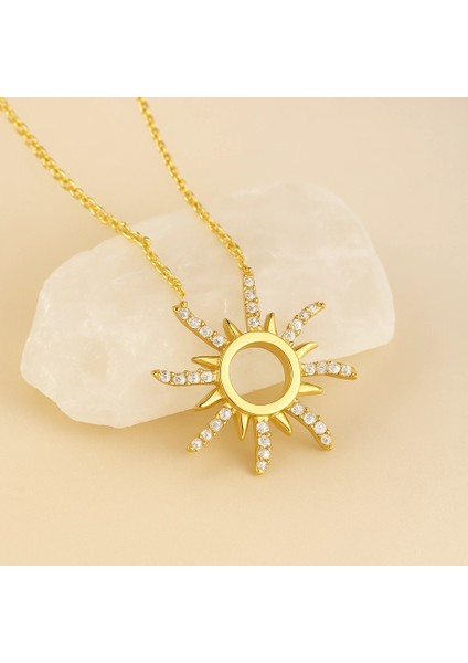 14 Ayar Altın Zarif Güneş Kolye