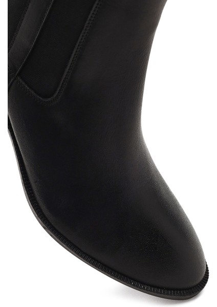 Kadın Siyah Fermuarlı Kalın Topuklu Deri Bot 25WFD164018