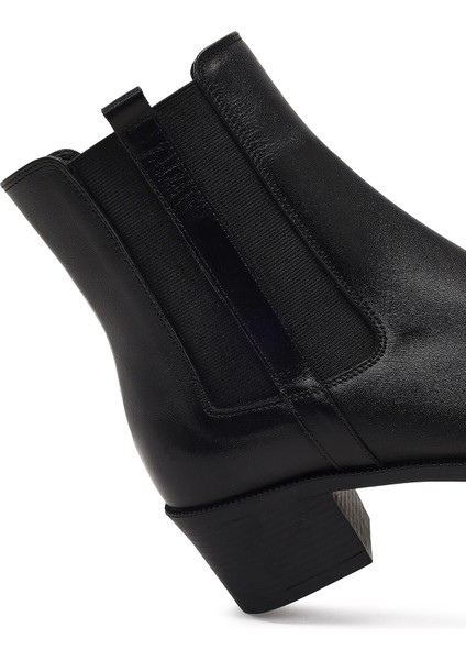 Kadın Siyah Fermuarlı Kalın Topuklu Deri Bot 25WFD164018