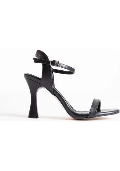 Karen Kadın Siyah Tek Bant Sandalet