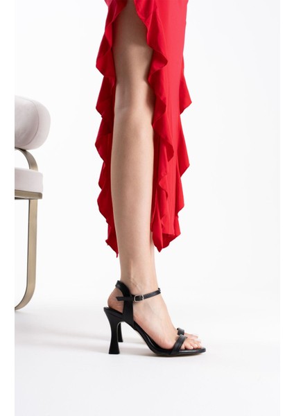 Karen Kadın Siyah Tek Bant Sandalet fırsatları