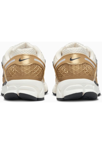 Zoom Vomero 5 HF7723-001 fırsatları