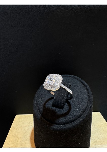 Ithal Iki Sıralı Kare Baget Taşlı Kadın Gümüş Yüzük modelleri