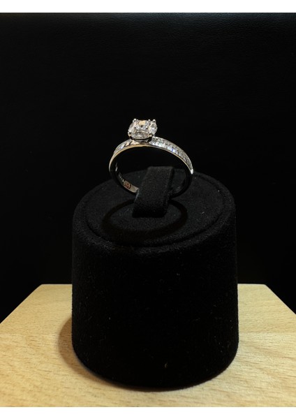 Ithal Baget Taşlı Tektaş Kadın Gümüş Yüzük fiyatları