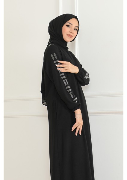 Günlük Siyah Taş Detaylı Ferace