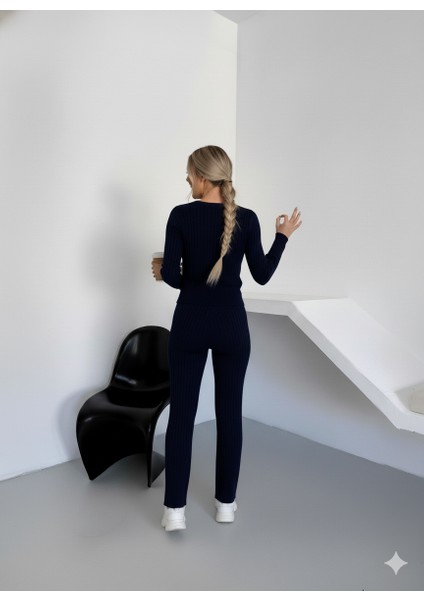 Bayan Çift Ipli Bisiklet Yaka Çizgi Desenli Triko Eşofman Takımı modelleri