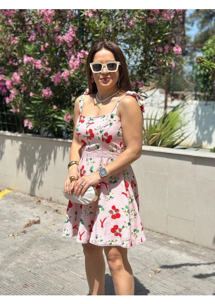 Kirazlı Dantel Işlemeli Pembe Elbise fırsatları