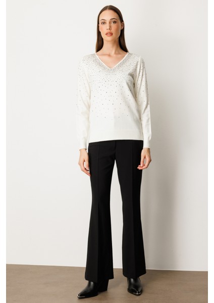 V Yaka Önü Taşlı Triko Kazak 65315-26K fırsatları