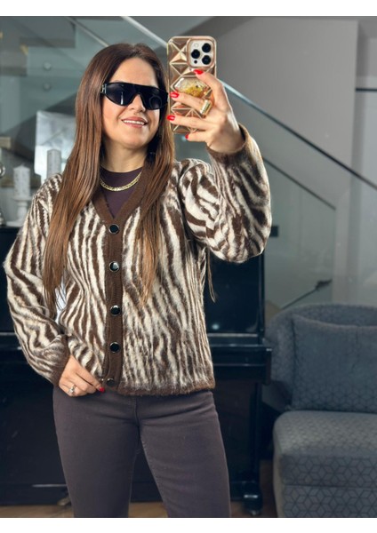 Zebra Desenli Kahve Krem Hırka fırsatları