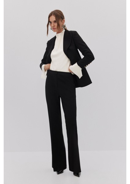 Manşeti Garni Detayli Blazer Pantolon Takım