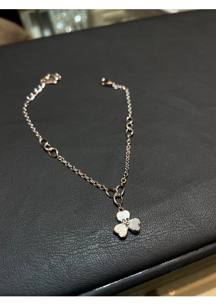 Ithal Üç Yapraklı Yonca Sallantılı Kadın Gümüş Bileklik fiyatları