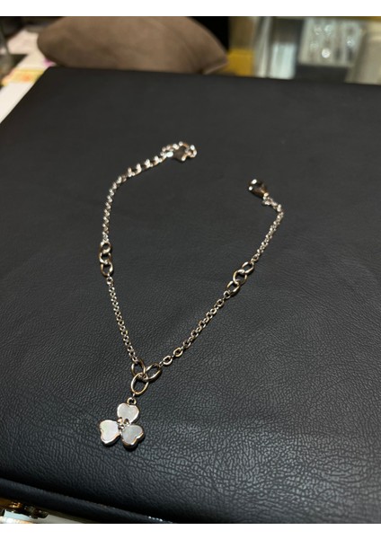 Ithal Üç Yapraklı Yonca Sallantılı Kadın Gümüş Bileklik modelleri