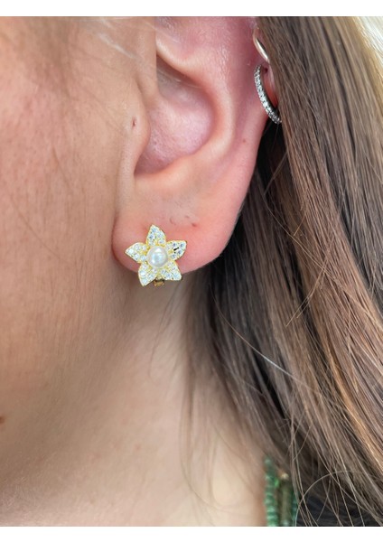 Ithal Ortası Incili Çiçek Model Kadın Gümüş Küpe fırsatları