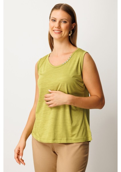 Yakası Düğme Detaylı Kolsuz Basic 61333-26K fiyatları