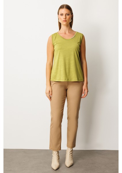 Yakası Düğme Detaylı Kolsuz Basic 61333-26K modelleri