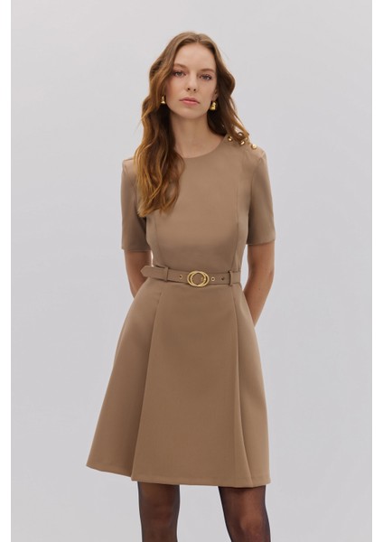 Omzu Düğme Detaylı Kemerli Mini Elbise fiyatları