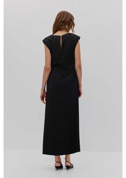 Puan Jakarlı Toka Detaylı Midi Elbise