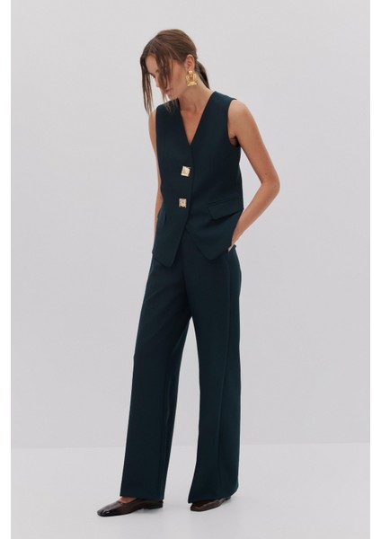 Düğme Detaylı V Yaka Yelek Pantolon Takım