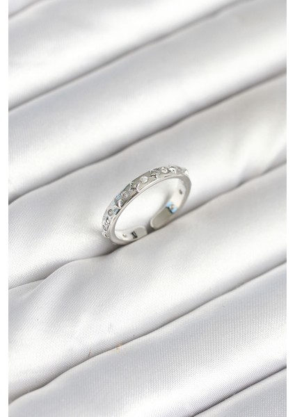 Pirinç Gümüş Renk Zirkon Taşlı Kadın Yüzük