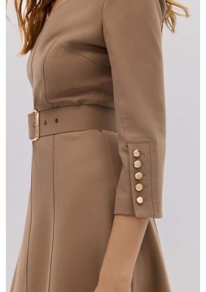 Dikiş Detaylı Midi Elbise fırsatları