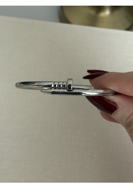 Gümüş Çivi Model Kelepçe Bileklik fırsatları